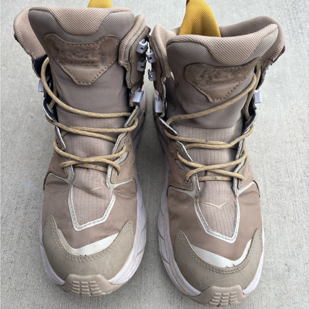 Hoka One One Anacapa Women's Mid GTX Tan and Yellow Athletic Boots